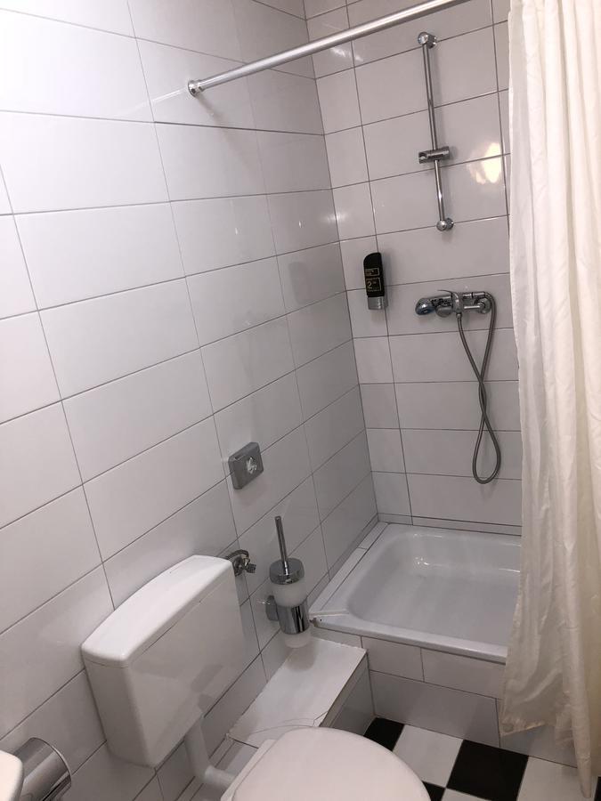 Hotel Moji Koeln Экстерьер фото