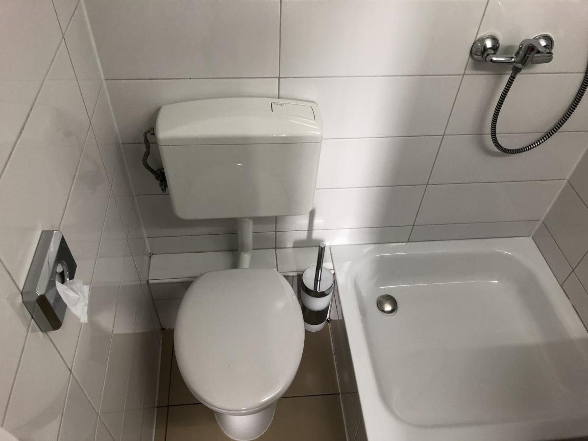 Hotel Moji Koeln Экстерьер фото