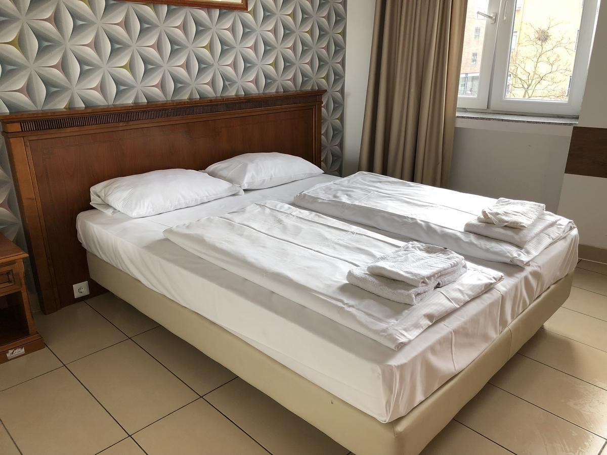 Hotel Moji Koeln Экстерьер фото