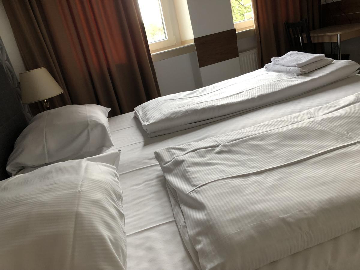 Hotel Moji Koeln Экстерьер фото